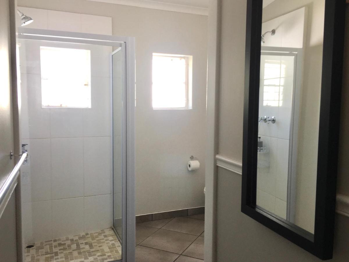 John Montagu Accommodation Екстериор снимка